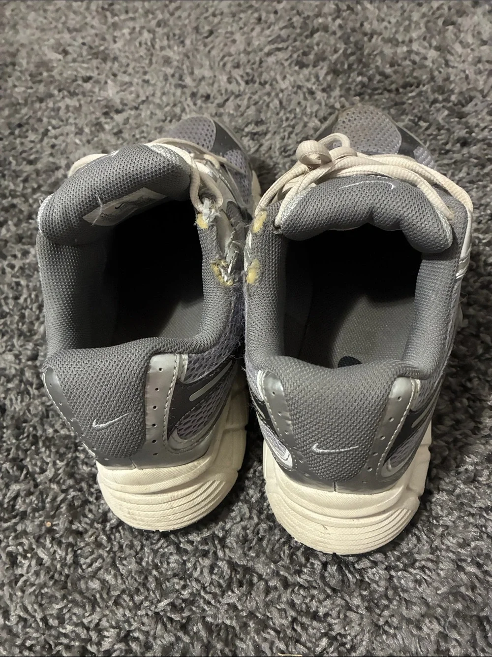 Nike Men's Gray and Cream Running Sneakers